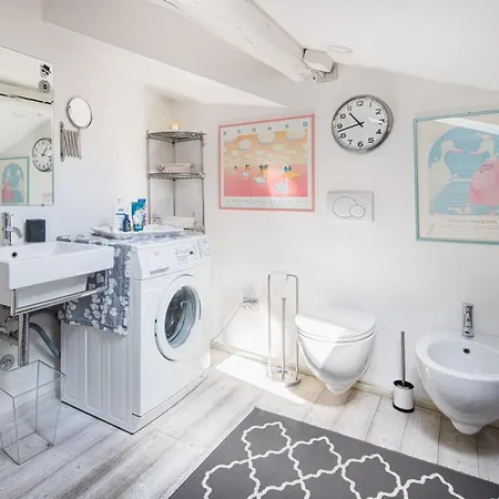 Stunning Floor Flat In The Heart Of Apartment Verona