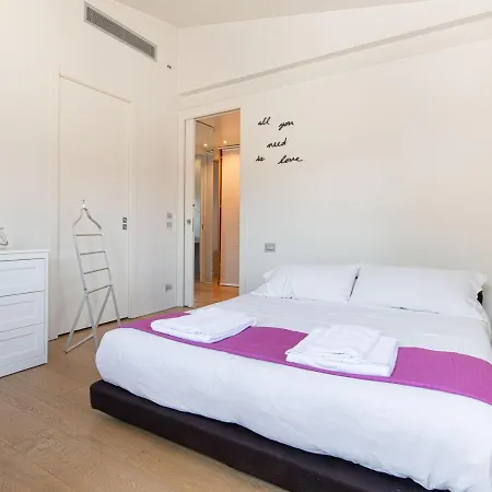 Stunning Floor Flat In The Heart Of * Verona