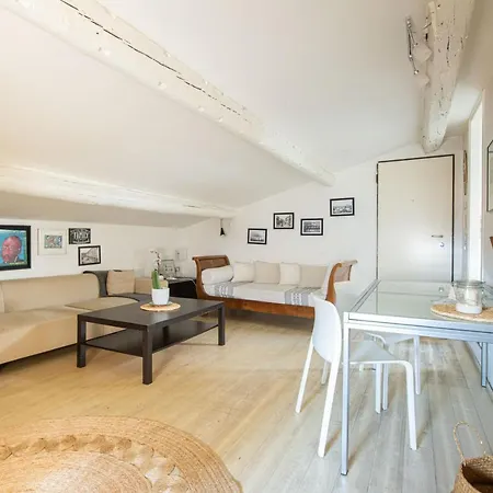 Apartment Stunning Floor Flat In The Heart Of *